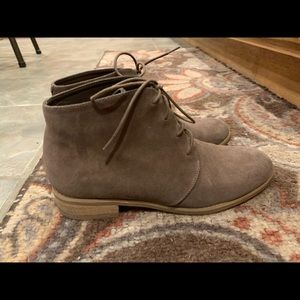 Blondo bootie. Waterproof size 8.